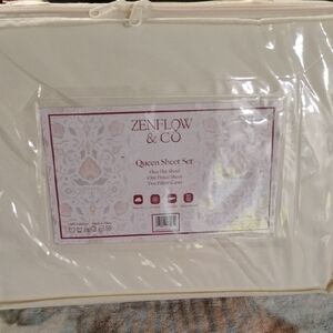 White Queen Sheet Set